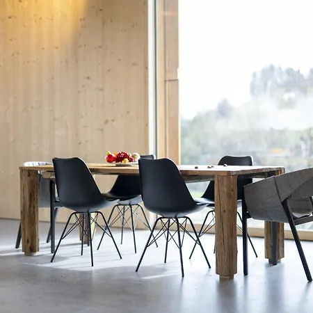 Chasa Chaposch شقة