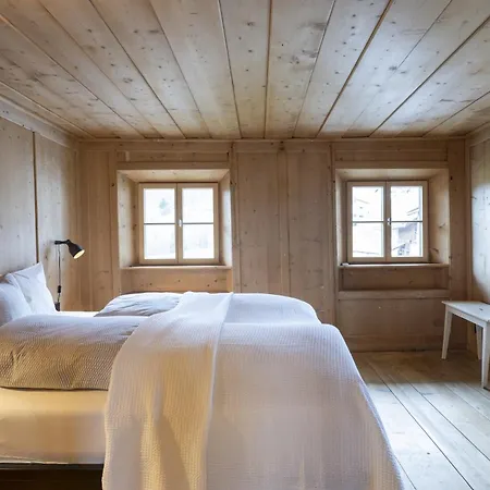 Chasa Chaposch شقة *