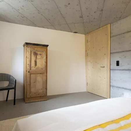 Chasa Chaposch Apartment