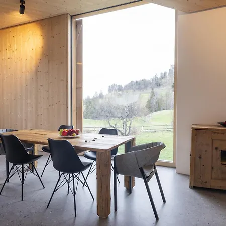 Chasa Chaposch Apartment *